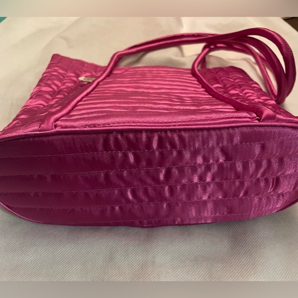 NWOT NaRaYa Satin Quilted Bucket Shoulder Bag Zip closure in Rose Pink - Picture 6 of 9